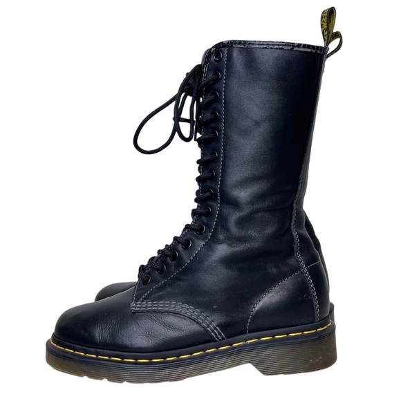 Dr. Martens 10183 Black Leather Sz 7 Goth Punk Boho Eyelet Lace-Up Tall Boots - Picture 1 of 16